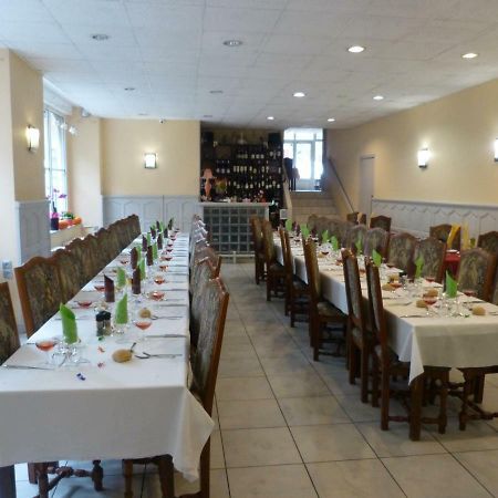 Le Lion D'Or Hotel Saint-Chély-dʼApcher Buitenkant foto
